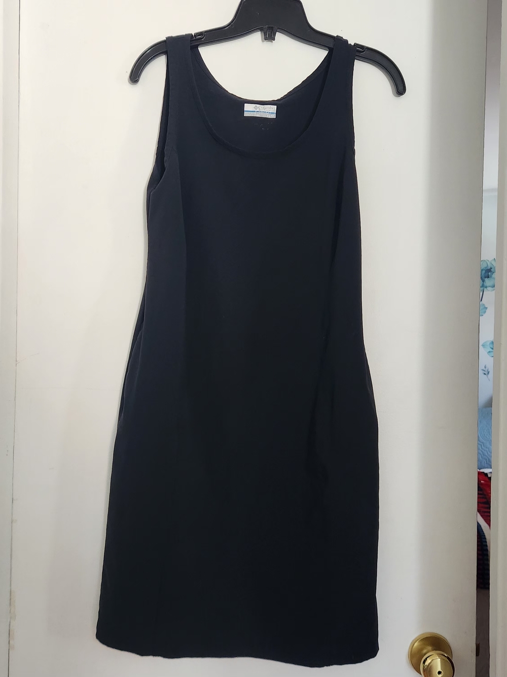 Columbia Black Sleeveless Midi Shift Dress
